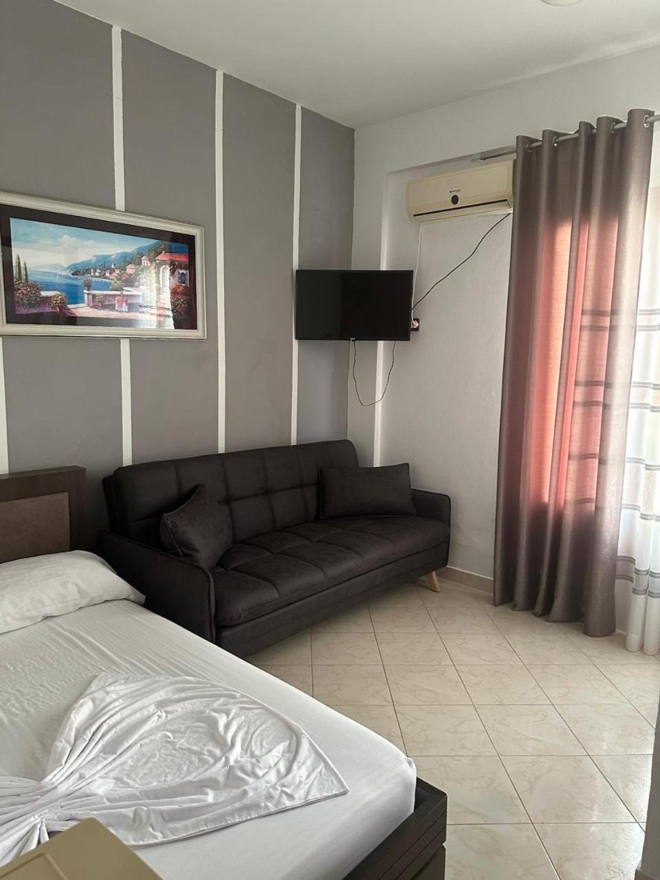 Eid Mar Hostel Vlorë Екстериор снимка